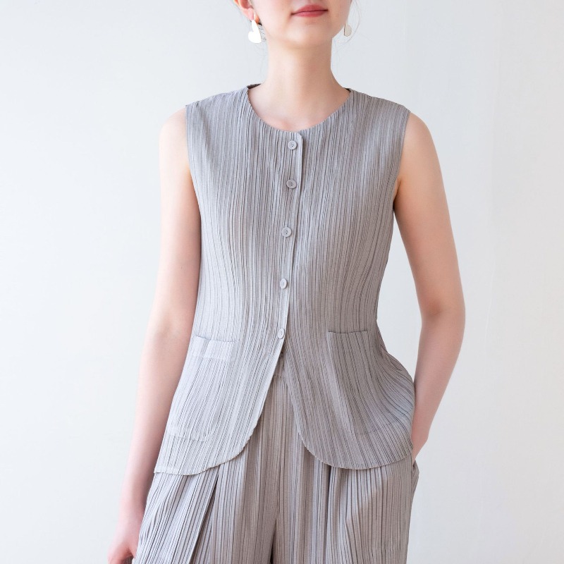 Miyake Pleated T-shirt 2026 Sp - Yours Clothing Summer Jackets 评论和价格