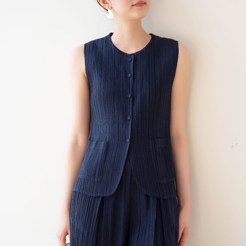 Miyake Pleated T-shirt 2026 Sp - Yours Clothing Summer Jackets 评论和价格